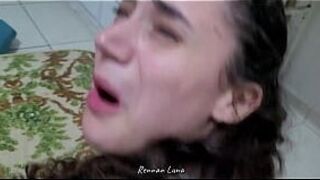 Моя кузина любит отдавать свою задницу и киску, чтобы остаться Аромбадиной! (Ренан Луна и Габби Луна) - порно видео