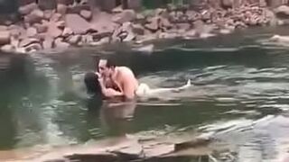 Кхмерская звезда у реки - порно видео