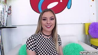 Нимфа Эмбер Мур усиливает это - порно видео