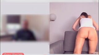 Джени Смит светится во время урока по скайпу - порно видео