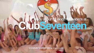 Брюнетка подросток лесбиянки мастурбирует на открытом воздухе - порно видео