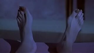 Возбужденный призрак трахает молодую девушку - порно видео