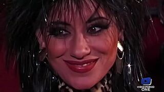 Элоди Шери, трахнутая с презервативом во времена галлов - порно видео