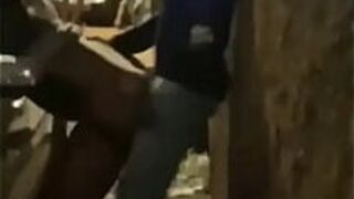 Вирусное видео секса на улице - порно видео