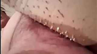 Потираю киску о лист гвоздей - порно видео