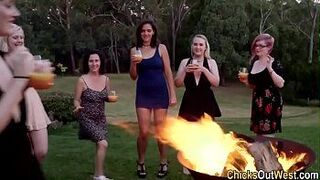 Австралийский лесбиянки гулянка - порно видео