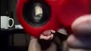 Сайракс засунул спиннер Бэтмена в уретру - порно видео