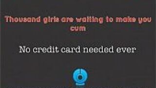 Юная в чулках так сильно хочет кончить - порно видео