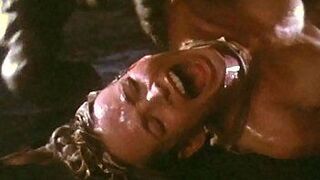 Сцена секса с червем из фильма «Галактика ужаса»: гигантский червь любил женщину-офицера космического корабля и оплодотворил ее. - порно видео