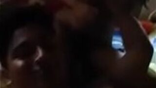 КОЛЛЕДЖ ПАРА НАСЛАЖДАЕТСЯ В АРЕНДУ КВАРТИРЫ - порно видео